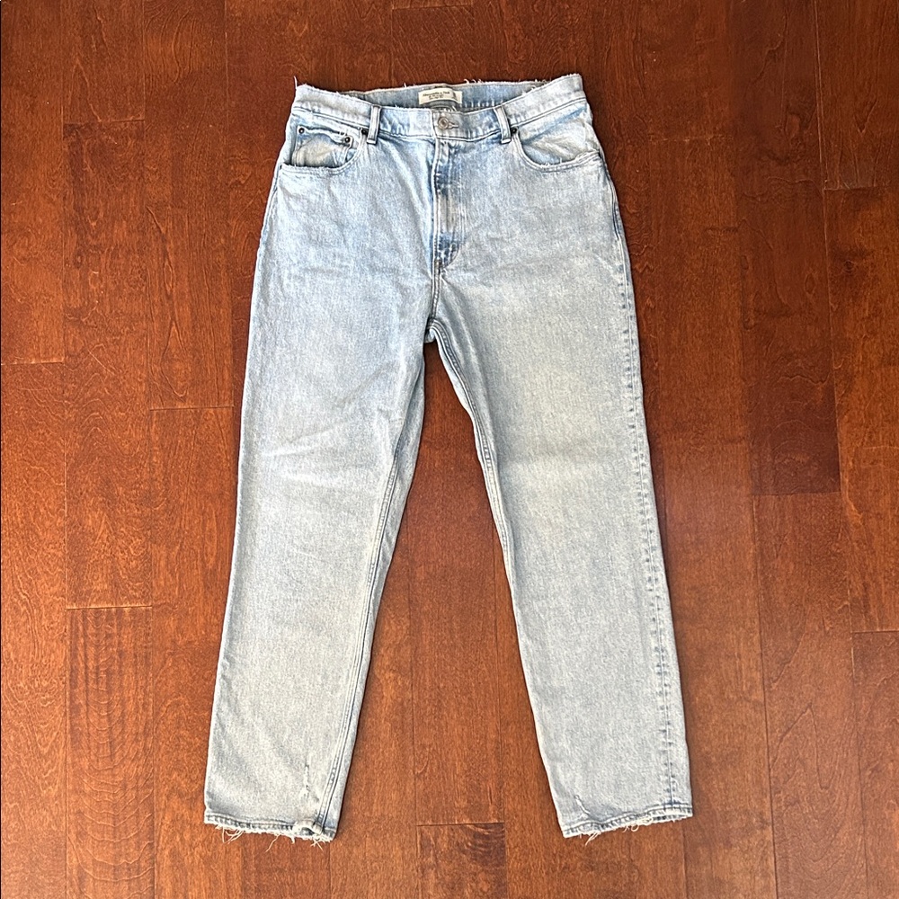 Abercrombie & Fitch Women’s 90s Straight Ultra High Rise, Size 14